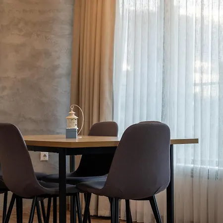 아파트 Spacious, Free Parking, 3min Beach, Flora Panorama 부르가스