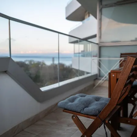 Appartement Spacious, Free Parking, 3min Beach, Flora Panorama