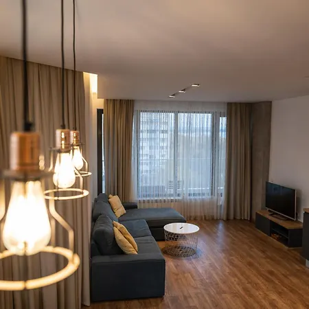 Appartement Spacious, Free Parking, 3min Beach, Flora Panorama Burgas Stad
