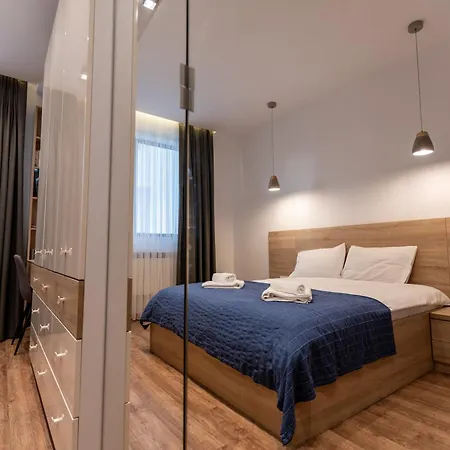 Spacious, Free Parking, 3min Beach, Flora Panorama Appartement