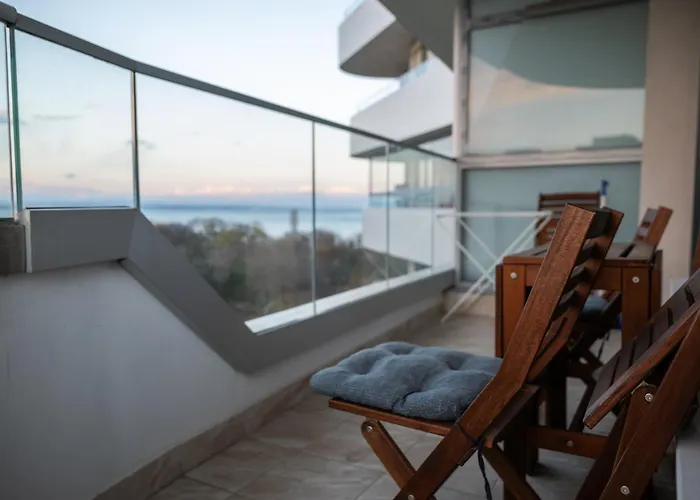 شقة Spacious, Free Parking, 3min Beach, Flora Panorama