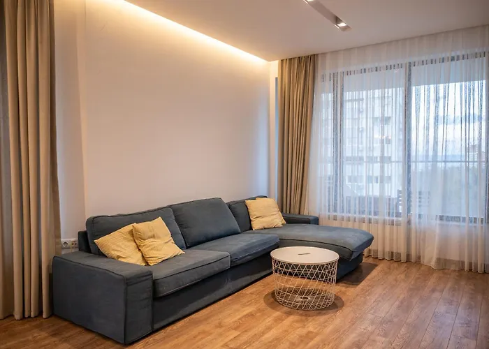 Spacious, Free Parking, 3min Beach, Flora Panorama