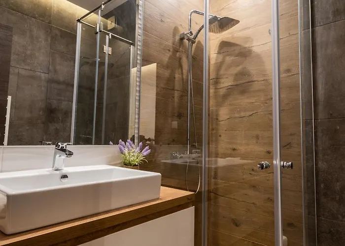 شقة Spacious, Free Parking, 3min Beach, Flora Panorama