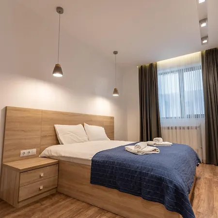 Spacious, Free Parking, 3min Beach, Flora Panorama *