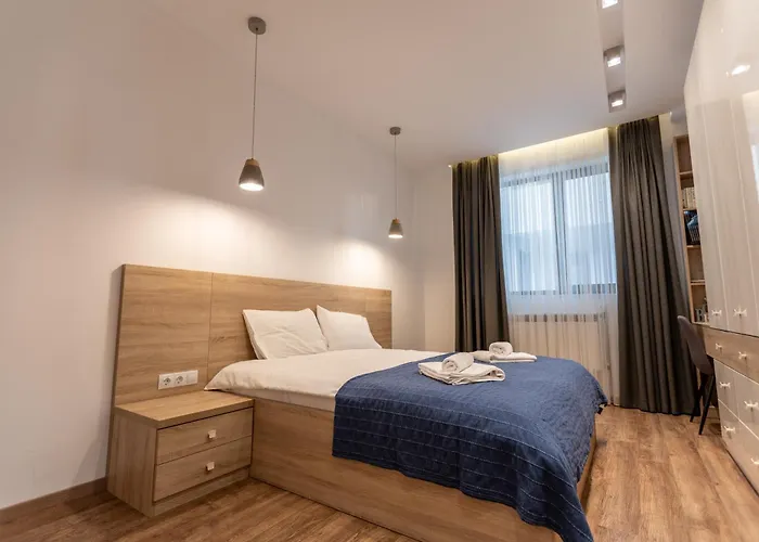 Spacious, Free Parking, 3min Beach, Flora Panorama *